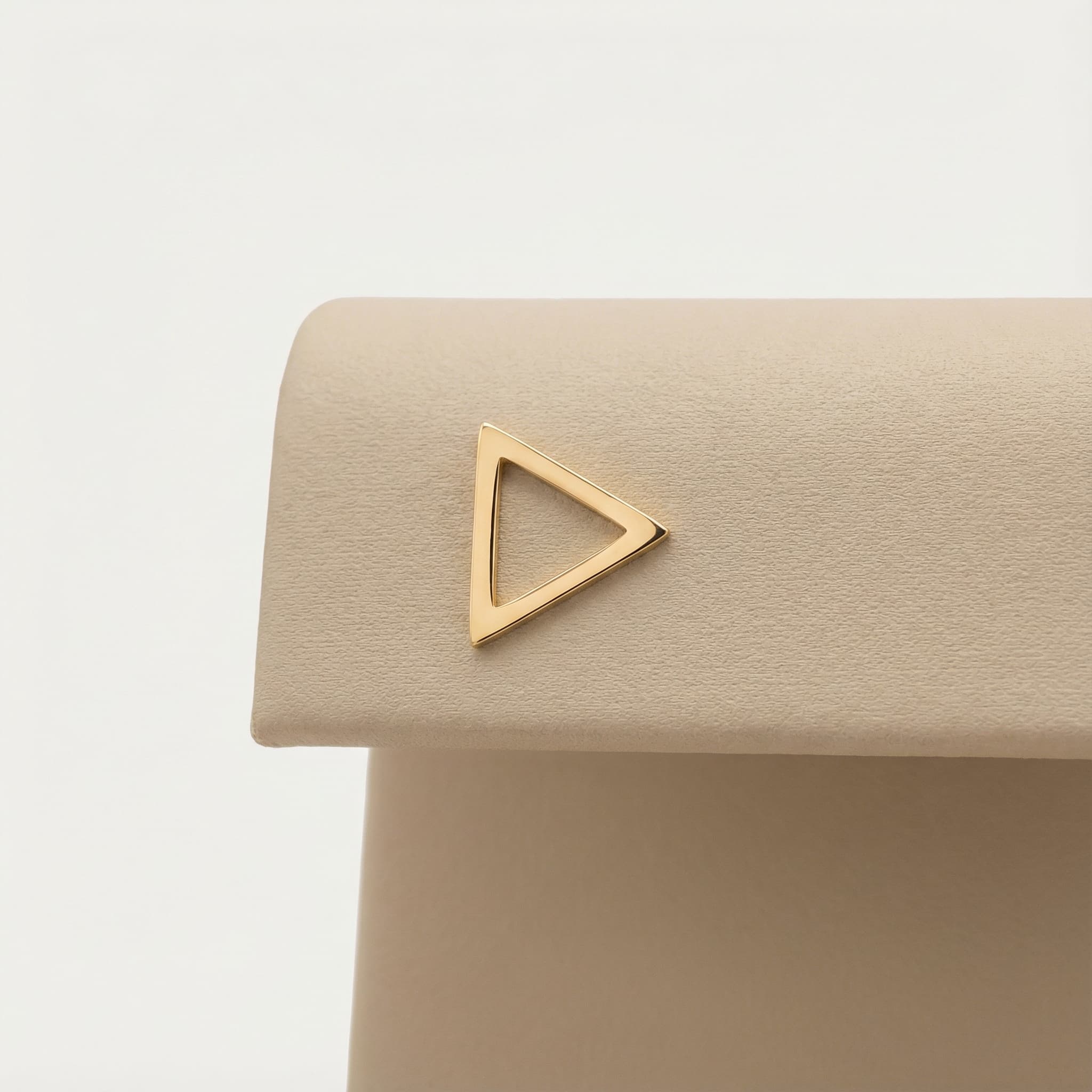 YouTube Figürlü 925 Ayar Gümüş Küpe